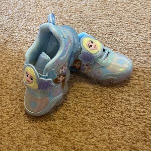 Girls size 12 Disney Frozen Elsa shoes. NWOT